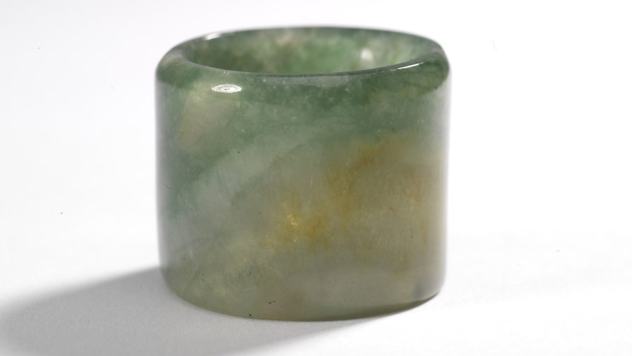 Jadeite thumb ring from the Qing dynasty