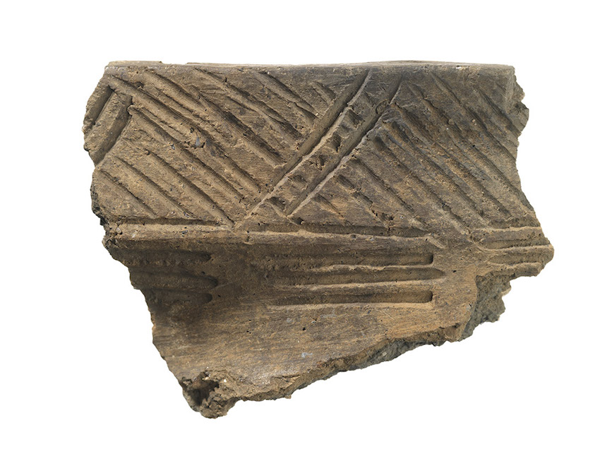 Rim fragment of a seventeenth-century Huron pot. Photograph courtesy of ROM Images.