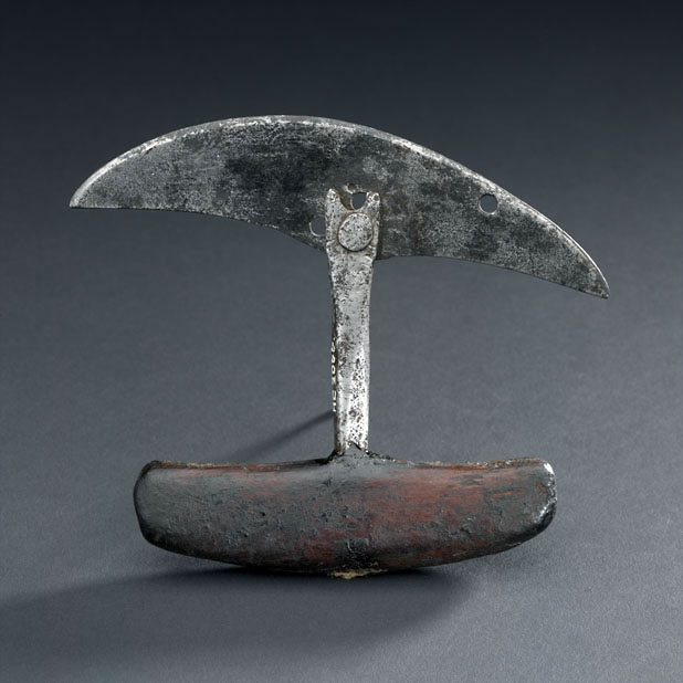 image of an ulu knife