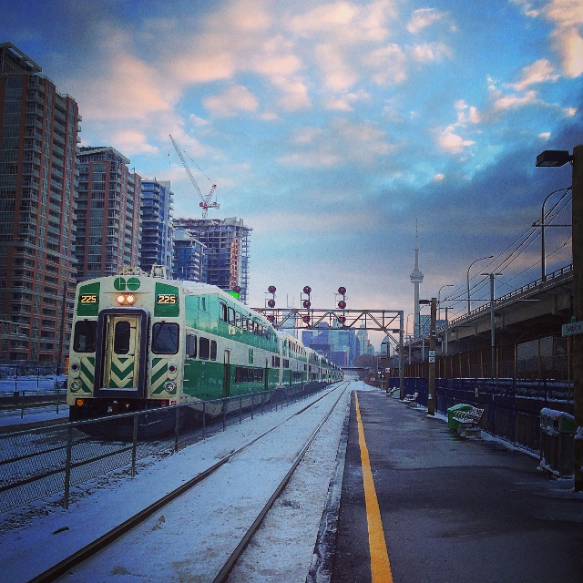 A photo of a Go Transit train leaving Exhibition Station in Toronto. Photo by Parks Canada