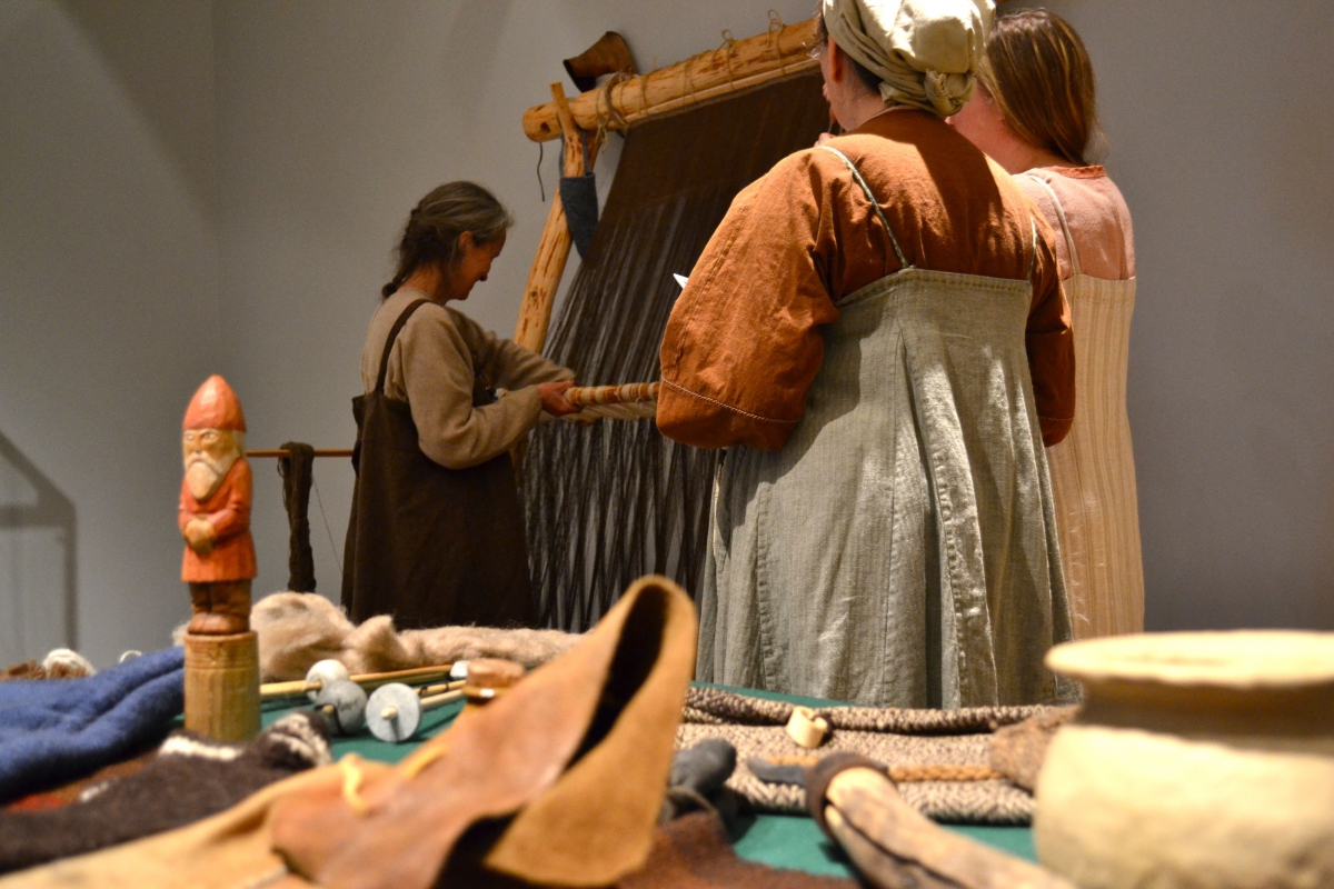 Viking loom set to display experimental archaeology. 