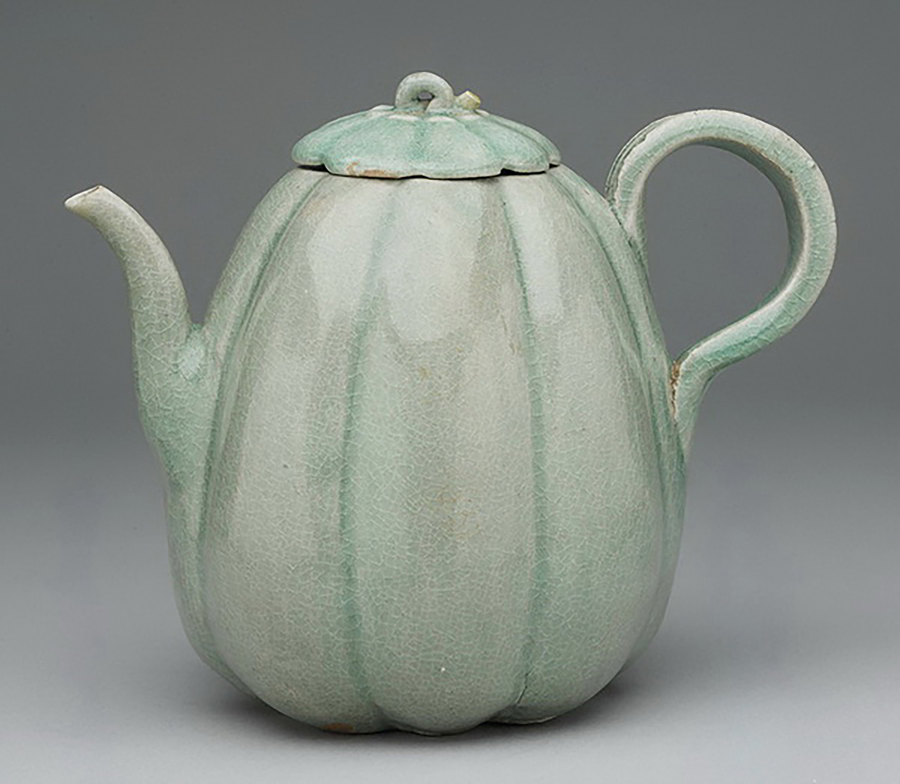 Lidded Ewer in the Shape of a Melon, Korea, 12th century, 2003.68.21.1-2.