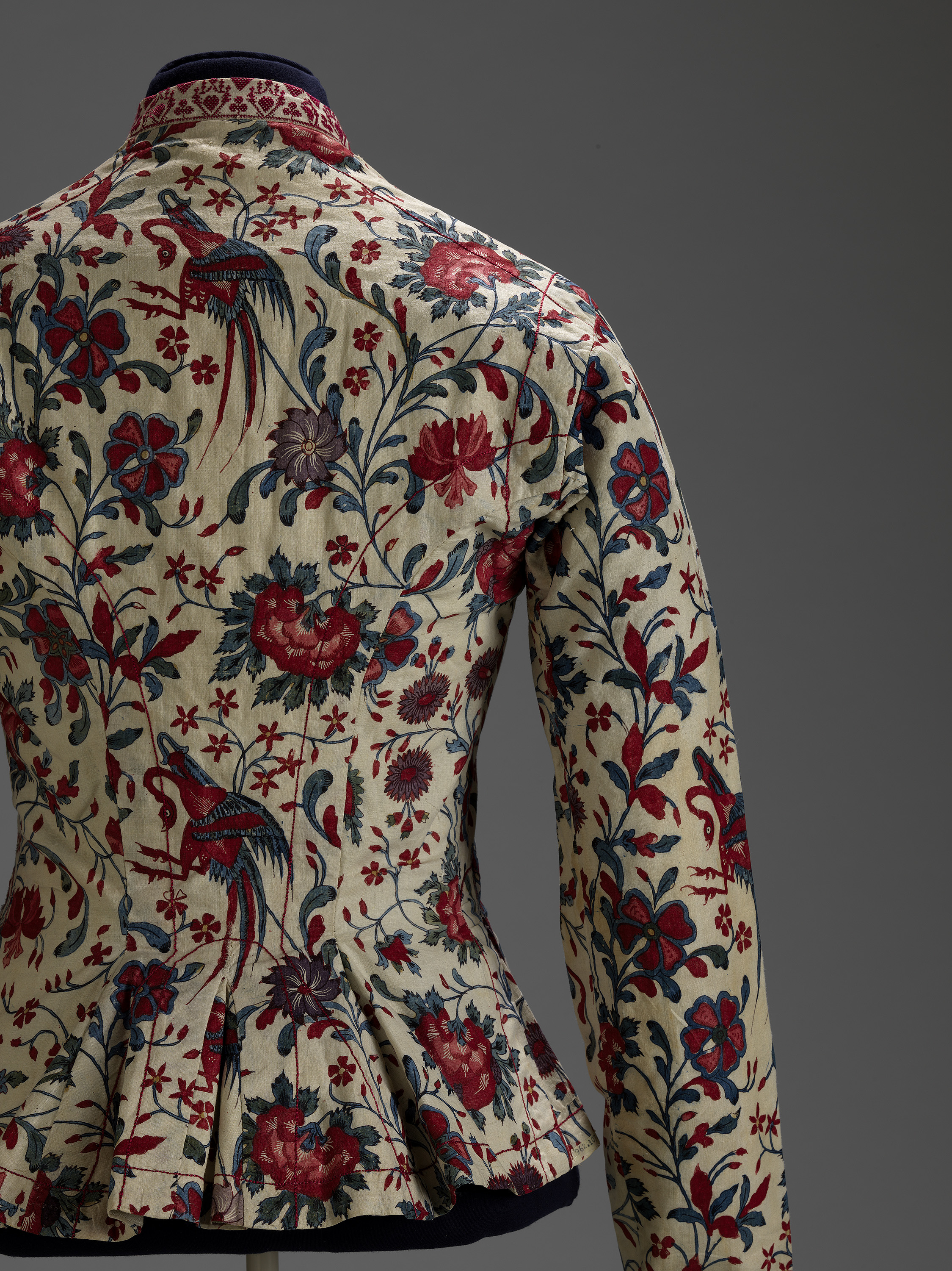 Woman's jacket (kassakijntje), chintz, textile made in coastal southeast India, constructed and trimmed in the Netherlands; used in Hindeloopen, Finland, 1700-1799, 962.107.2. © ROM.