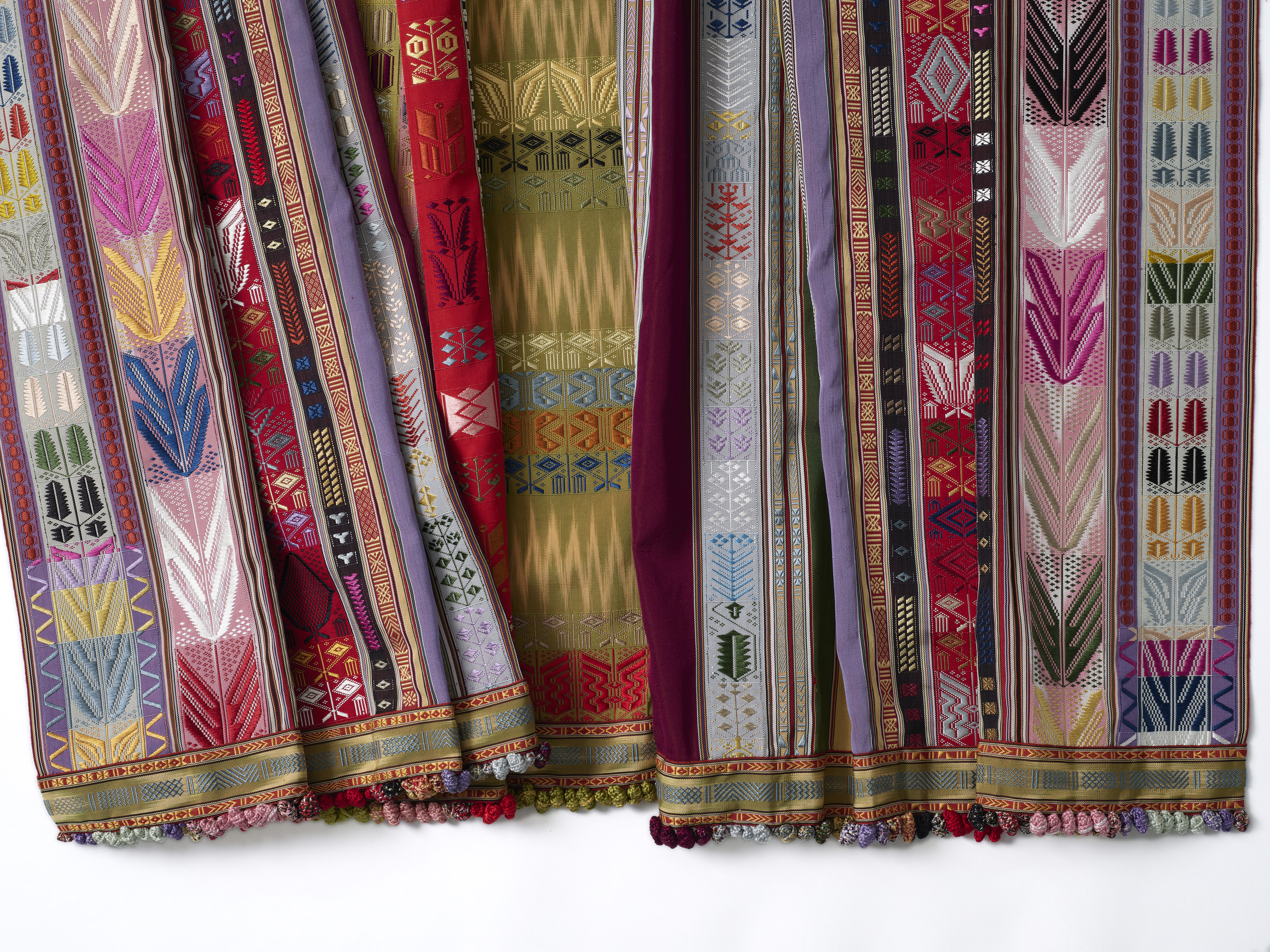 Lamba marevaka (mantle) by the Lamba Sarl Studio, 2017-2018, Antananarivo, Madagascar, 2021.26.1. © ROM. This acquisition was generously supported by the Suzanne Labarge Fund.