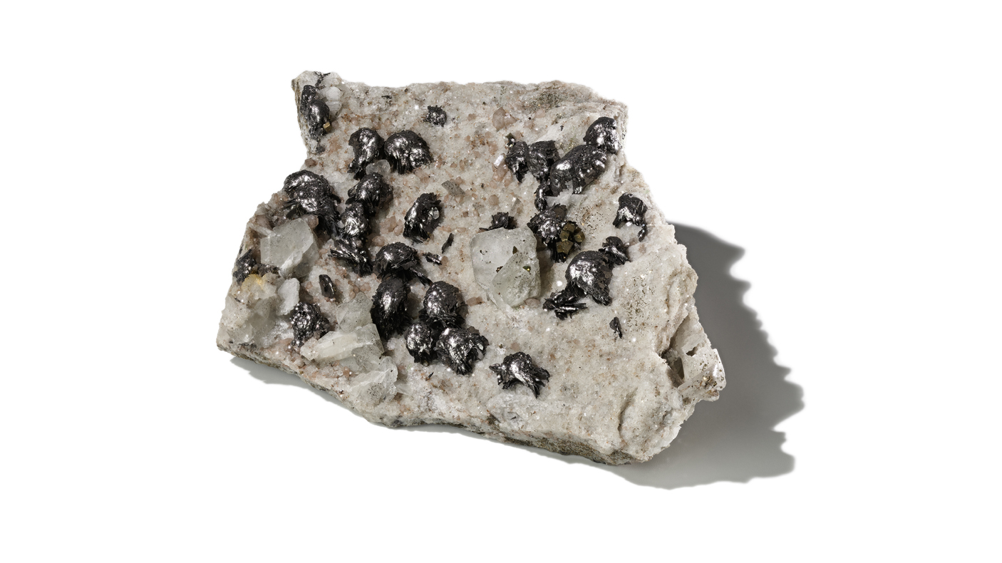 Graphite (from Haliburton), Ontario, Canada. Image ©ROM. Graphite (from Haliburton), Ontario, Canada. Image ©ROM.