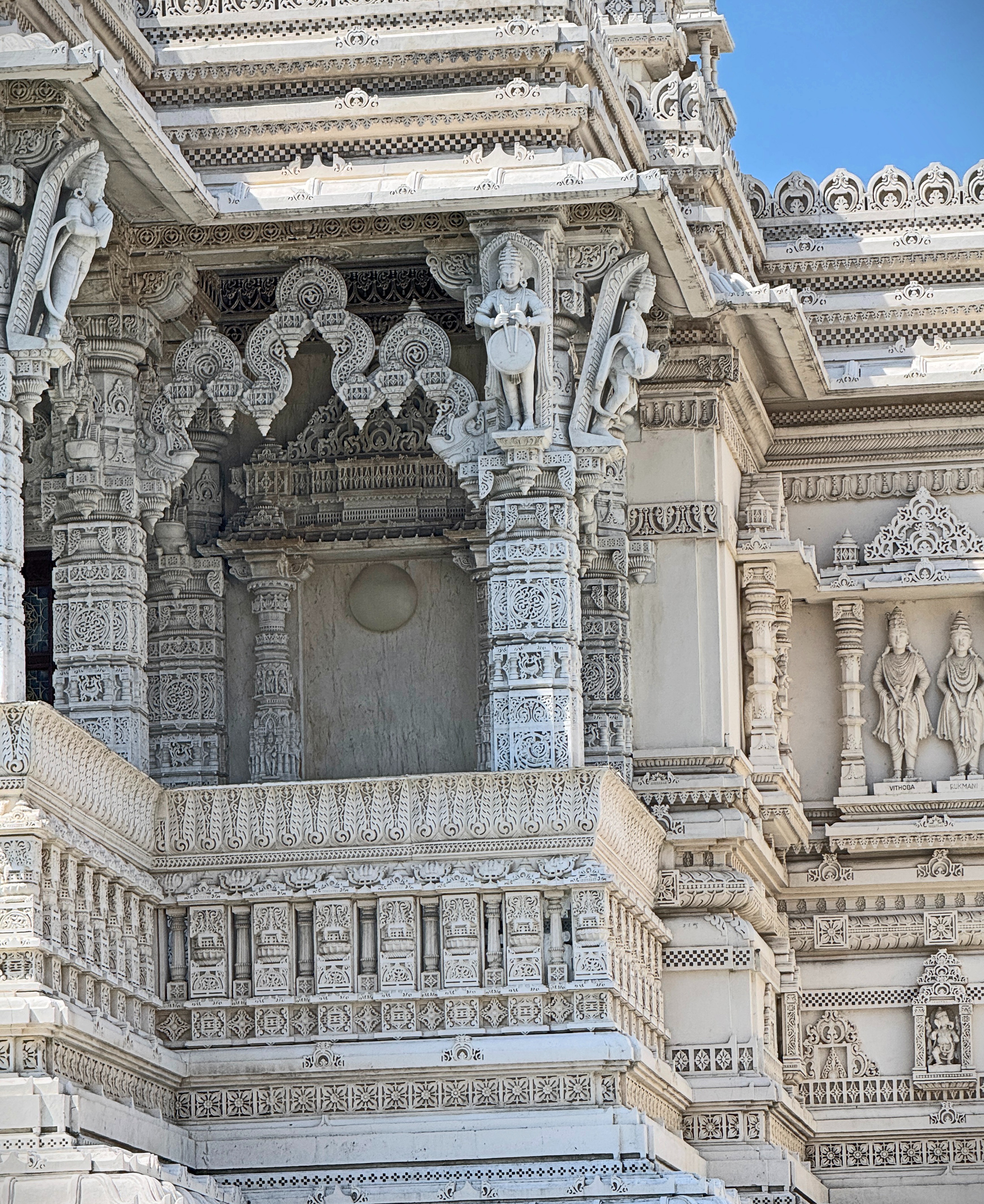 Building Sculpture details, Mandir Temple © Liz Campbell
