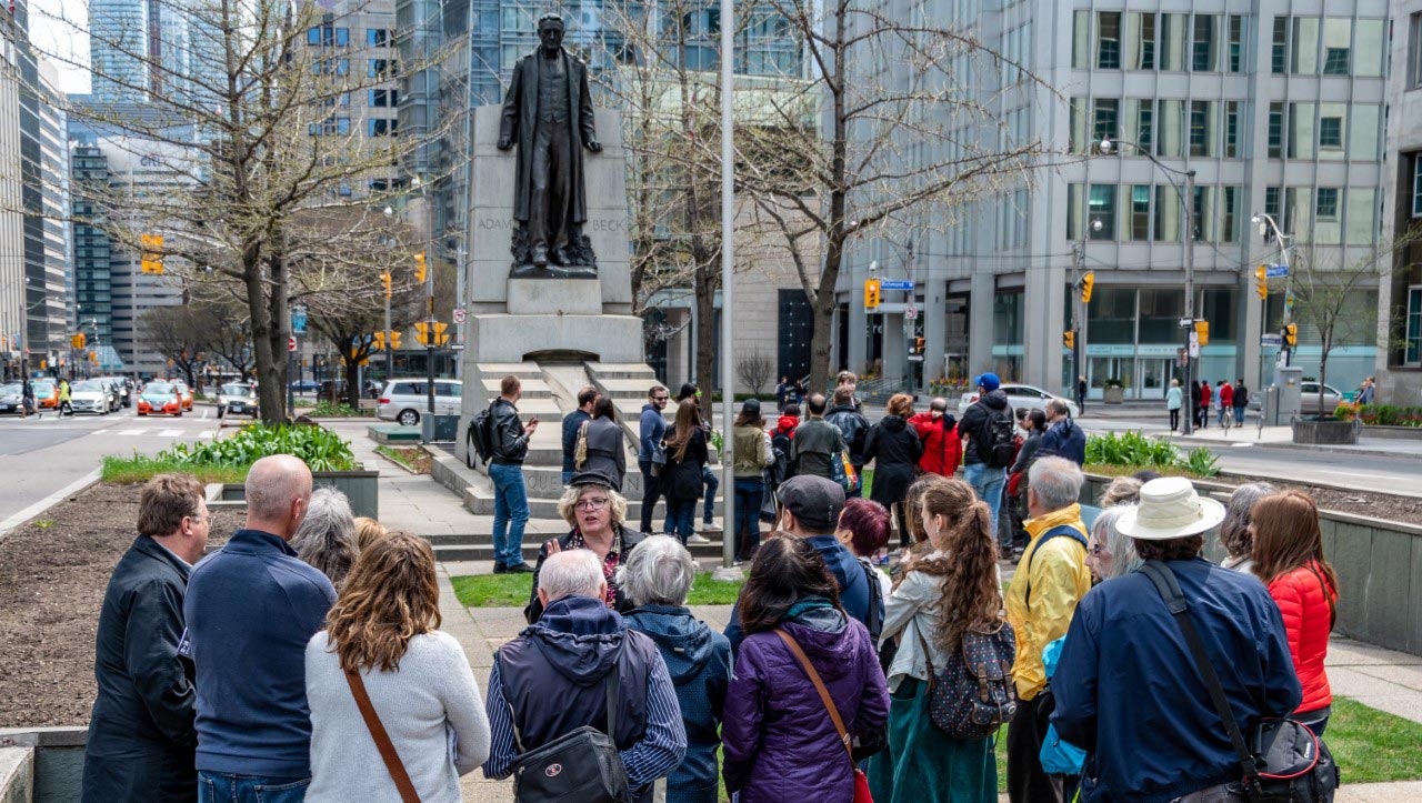 Toronto - ROM (Royal Ontario Museum) free guided walks. Starts May 5