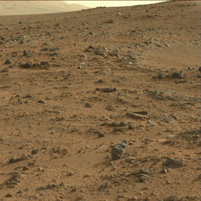 L’astromobile Curiosity de la NASA a pris cette photo avec la caméra Mastcam au sol 118.
