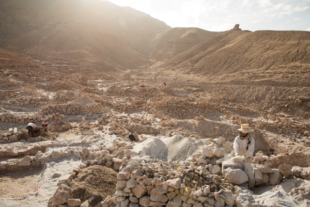 A photo of the dusty hills occupied by the Jennings' archaeological site, Quilcapampa, in southern Peru. Photo by Lisa Milosavljevic