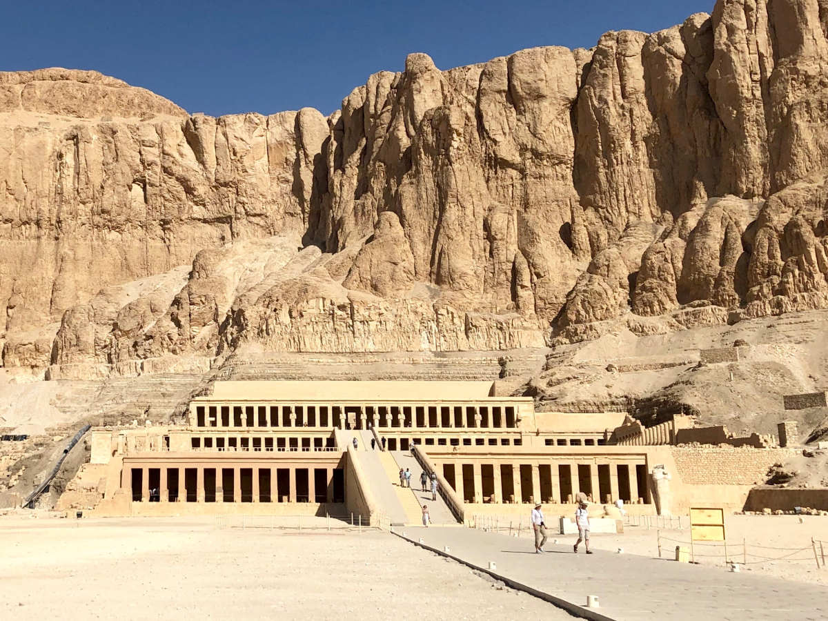Mortuary Temple of Hatshepsut, Luxor, Egypt. © Warren LeMay, Wikimedia Commons, 2019.