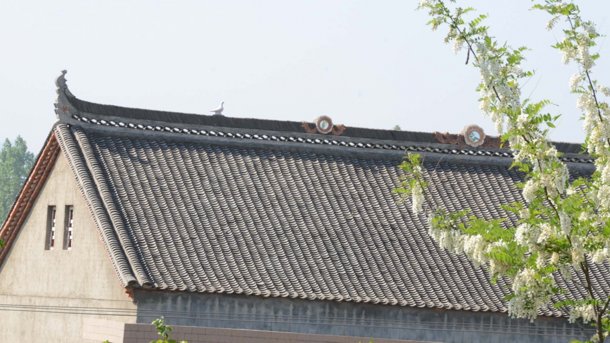 A house with magpie decoration in Luonan