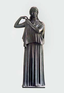 Image of bronze statue of a woman.