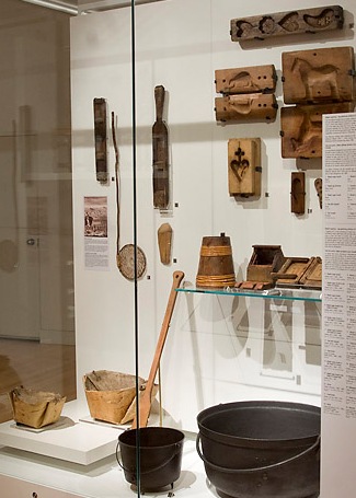 a case containing maple sugar tools