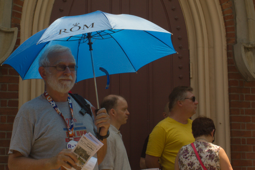 ROM Volunteer Guide: David Grafstein for ROM Walk program