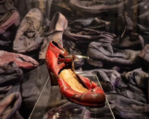 A woman’s dress shoe belonging to an unknown deportee to Auschwitz (1940s).