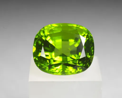 Forsterite variety peridot