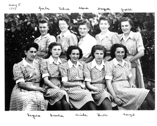 Ten women posing from 1945 