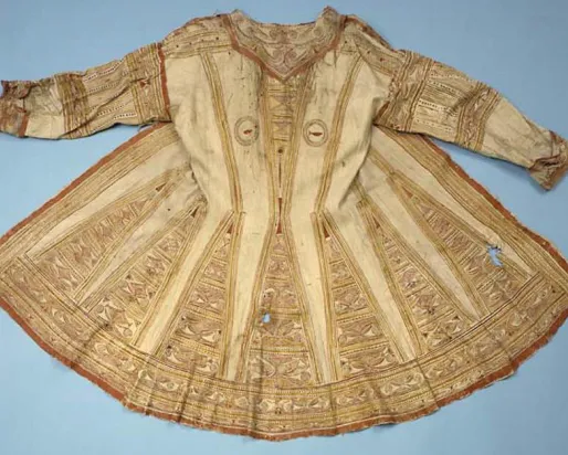 Détail de la veste tissée.
