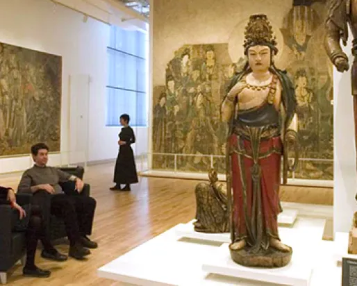 Patrons explore the ROM's Chinese collections
