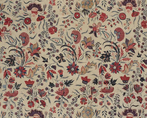 Chintz indien teint à l'indigo, avec des gerbes de fleurs mélangées.