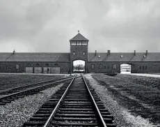The gate at Birkenau. Image @ Auschwitz-Birkenau Memorial and Museum.