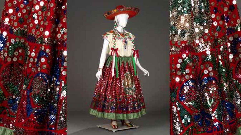 Acquired in 1932, this ensemble, a "china poblana", features a skirt dazzlingly embellished with sequins, displaying the national symbols of Mexico.