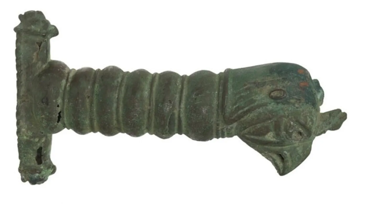 Romano-Egyptian sword hilt number 910.175.328 (ROM Photography)
