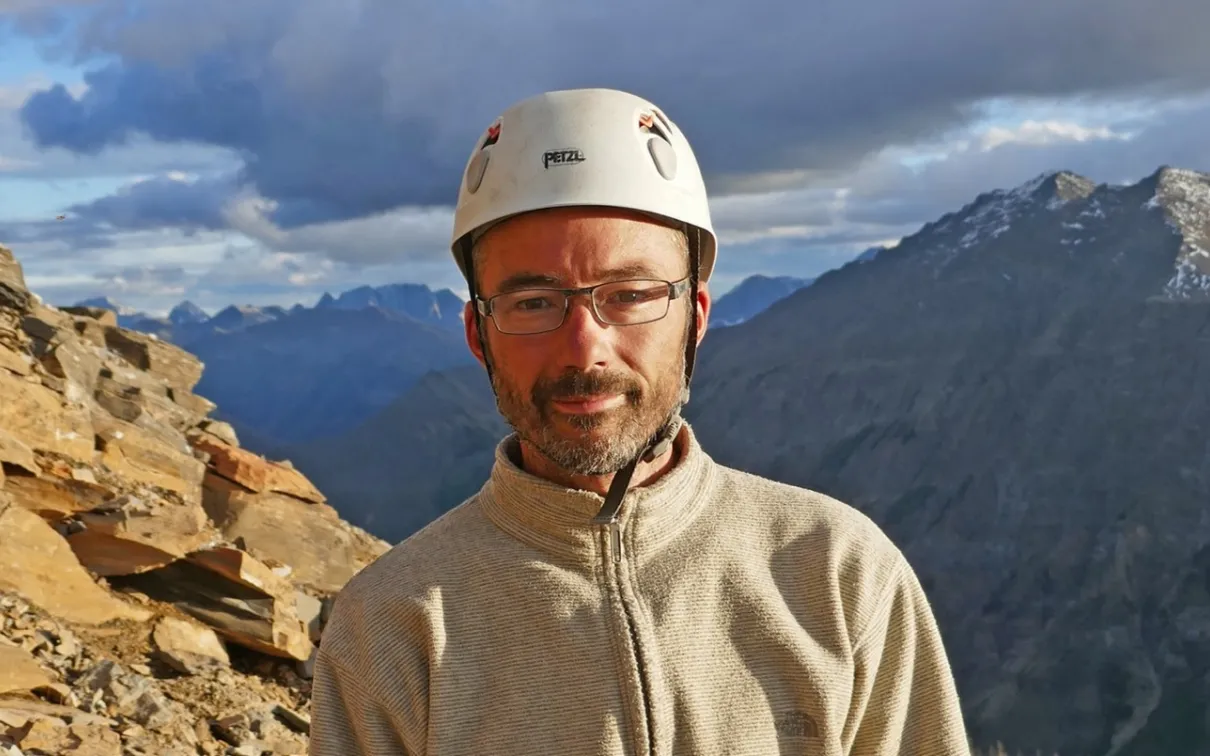 Dr. Jean-Bernard Caron