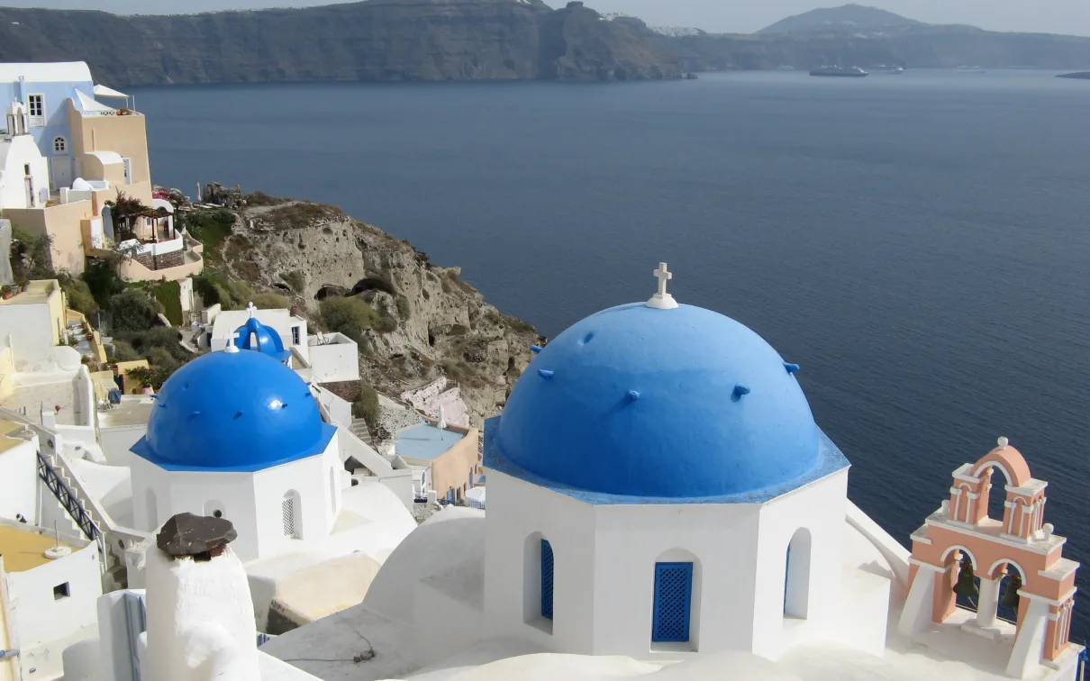 Oia, Santorini, Greece. © Anne Lindsey, 2008.