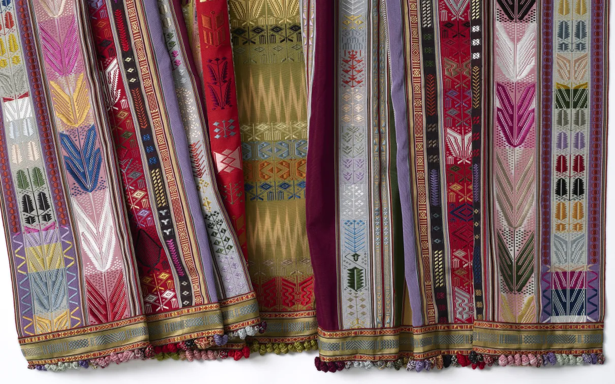 Lamba marevaka (mantle) by the Lamba Sarl Studio, 2017-2018, Antananarivo, Madagascar, 2021.26.1. © ROM. This acquisition was generously supported by the Suzanne Labarge Fund.