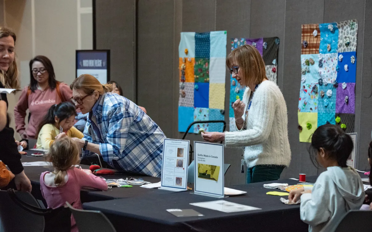 Yo-Yo quilting workshop, ROM March Break 2024. © ROM.