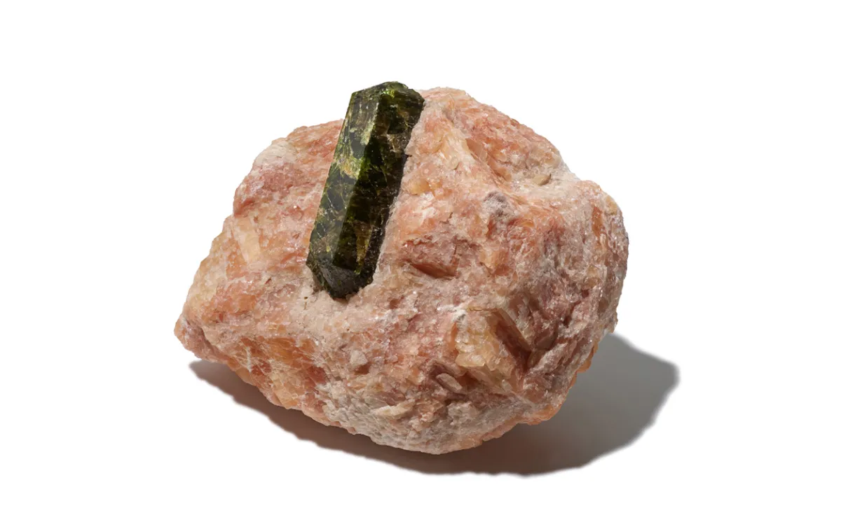 Rare Earth Elements (REE) Florapatite (from Otter Lake), Québec, Canada. Image ©ROM. 