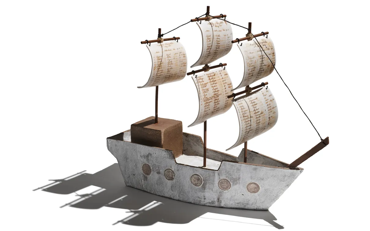 Image of a stoneware base ship