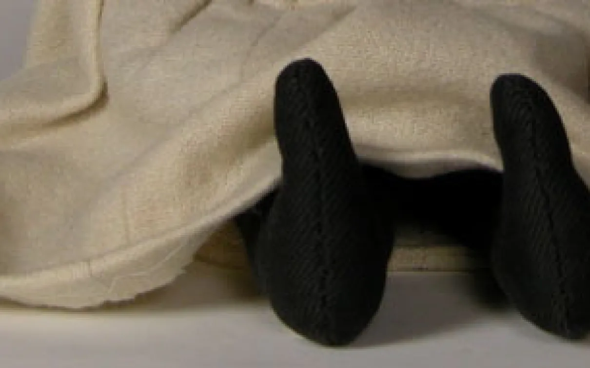detail of doll's feet
