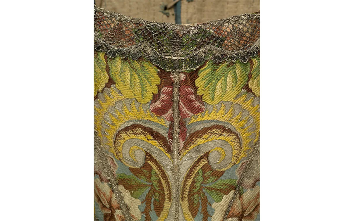 Young girl’s stays