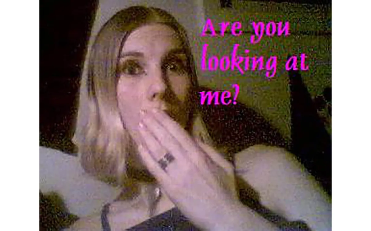 Jade Pichette connecting online with a LiveJournal group for trans women dedicated to breaking down trans stigmatization and fetishization.