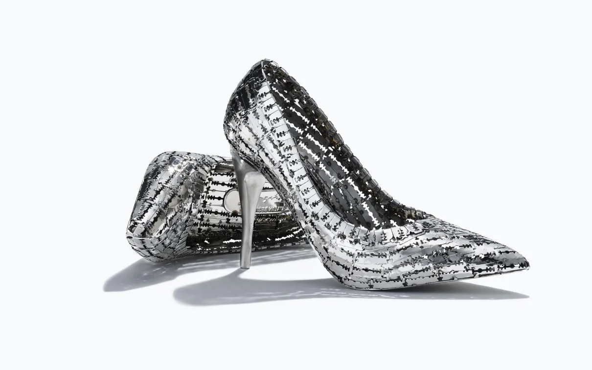 Two high heels made of razorblades