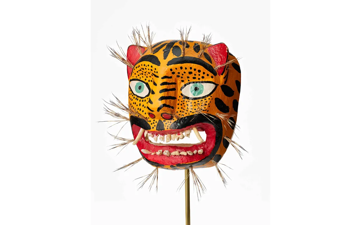 Mask in shape of a tiger