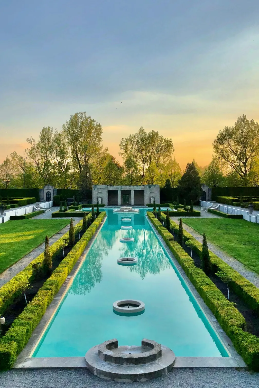 Parkwood teahouse formal garden 