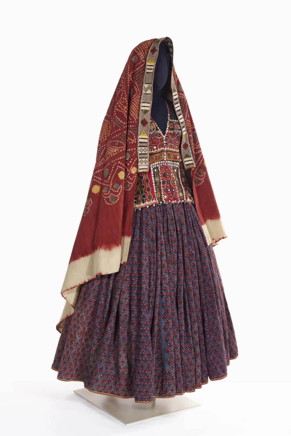Woman’s skirt (gaghra) and veil (odhani), 1900-1966, Rajasthan, India, 2019.32.1 and 2020.27.11. © ROM. This acquisition was made possible with the generous support of the Textile Research and Acquisition Endowment Fund.