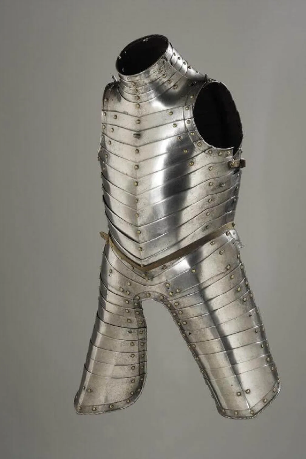 Anime cuirass, small garniture for battle.
