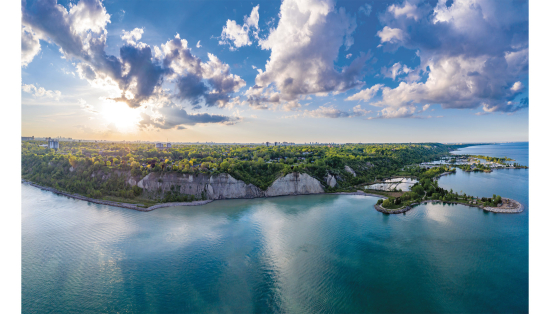 A view of the Scarborough Bluffs. Photo by Jim Feng.
