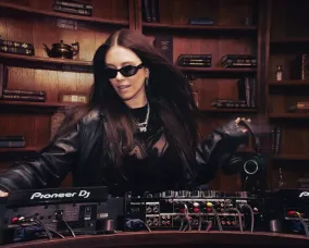Sophie Jones DJing