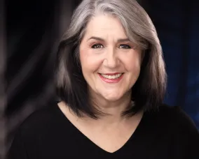 Theresa Tova headshot