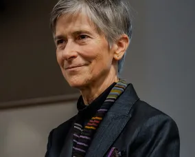 Dr. Jennifer Robertson