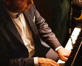image of Sean Stanley playing piano