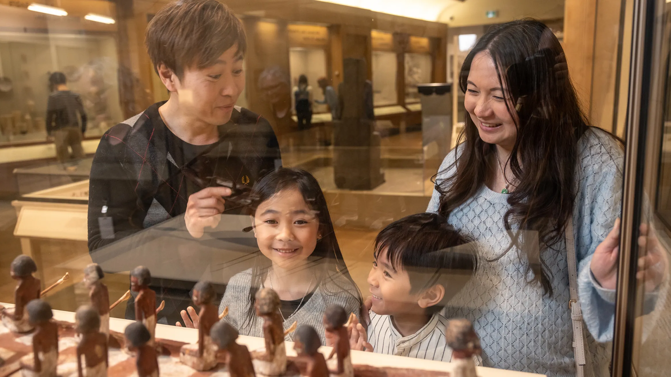 Family enjoying gallery at ROM